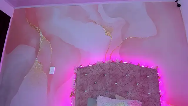 Snapshot of Daisy__rose chatting on 02.13.25 Daisy rose online show from 02.13.25