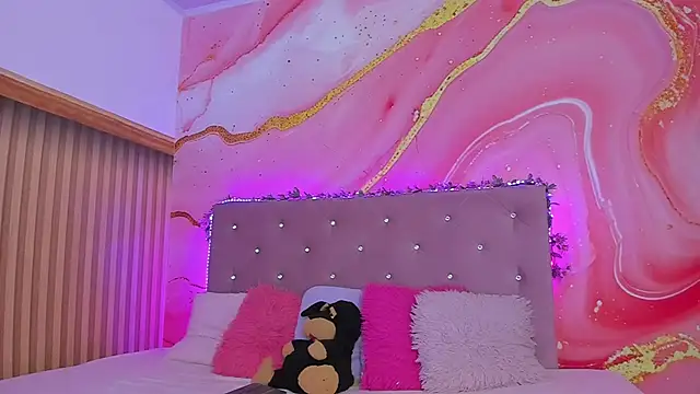 Snapshot of Daisy__rose chatting on 02.26.25 Daisy rose online show from 02.26.25