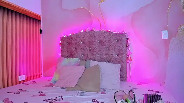 Snapshot of Daisy__rose chatting on 03.20.25 Daisy rose online show from 03.20.25