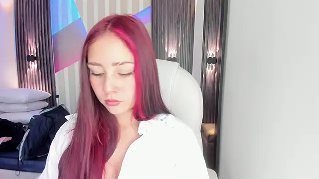 emily layton online show from 11.08.25