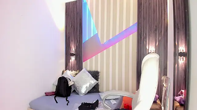 emily layton online show from 11.20.25