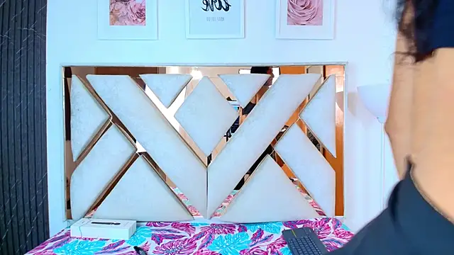 Alison Chan  online show from 10.16.25