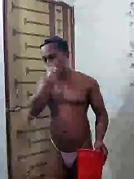 Snapshot of HunkyAriyan chatting on 01.09.25 HunkyAriyan online show from 01.09.25