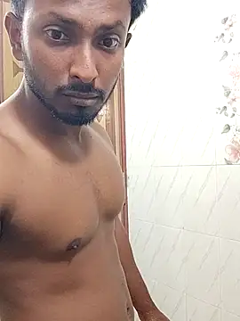 Snapshot of HunkyAriyan chatting on 03.18.25 HunkyAriyan online show from 03.18.25