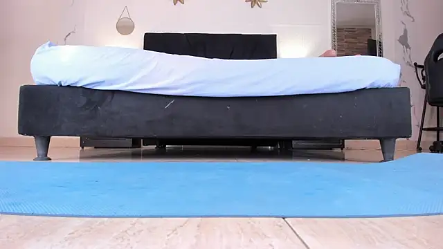 Snapshot of RileySkye chatting on 03.21.25 RileySkye online show from 03.21.25