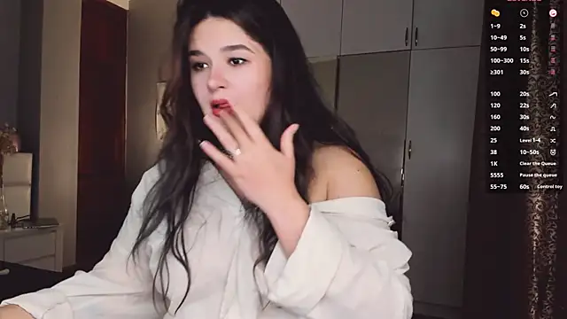 July Slowdive online show from 11.13.25