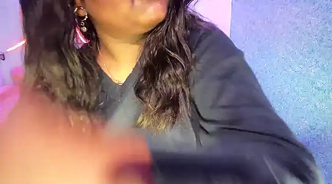 expression queen online show from 01.30.25