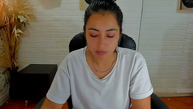 Snapshot of Aisha_09 chatting on 03.07.25 Aisha 09 online show from 03.07.25