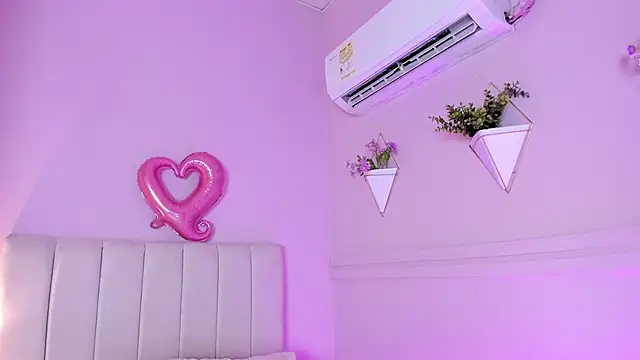 Snapshot of _bianca_18 chatting on 03.15.25 bianca 18 online show from 03.15.25