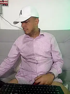 latinmartin73 online show from 02.20.25