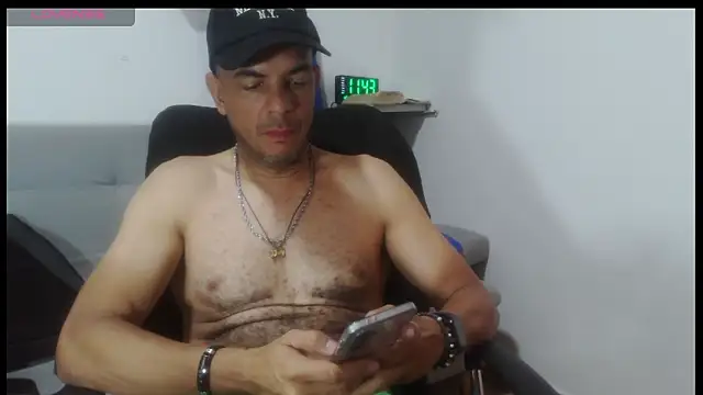 latinmartin73 online show from 04.18.26