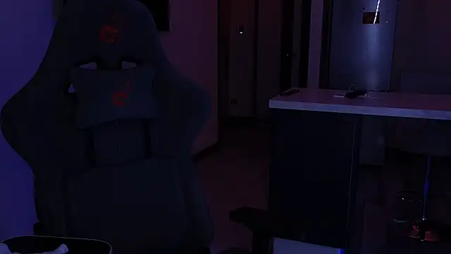 Snapshot of Sasha_Mason chatting on 10.30.25 Sasha Mason online show from 10.30.25