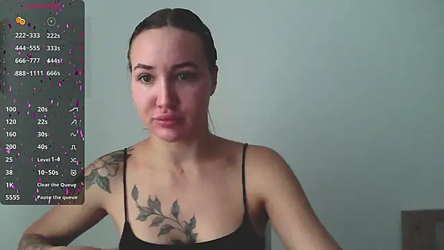 Snapshot of Stasia_Queen chatting on 12.20.24 Stasia Queen online show from 12.20.24