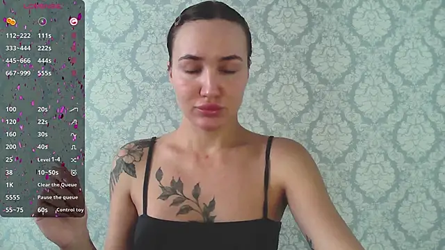 Snapshot of Stasia_Queen chatting on 02.07.25 Stasia Queen online show from 02.07.25