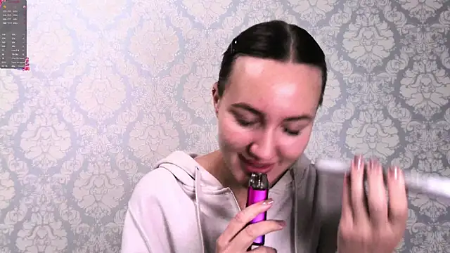 Snapshot of Stasia_Queen chatting on 10.21.25 Stasia Queen online show from 10.21.25