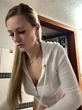 Snapshot of godspot_ chatting on 11.01.25 godspot online show from 11.01.25