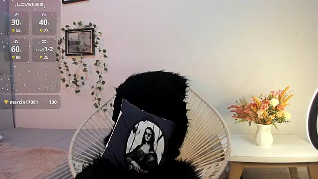 Snapshot of savagequeenbee7 chatting on 12.14.24 savagequeenbee7 online show from 12.14.24