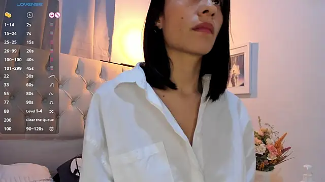 Snapshot of savagequeenbee7 chatting on 01.15.25 savagequeenbee7 online show from 01.15.25