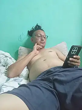 Andresguz35 online show from 07.05.26