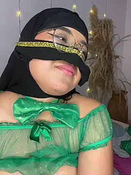 Snapshot of Maisa_issa chatting on 03.17.25 Maisa issa online show from 03.17.25