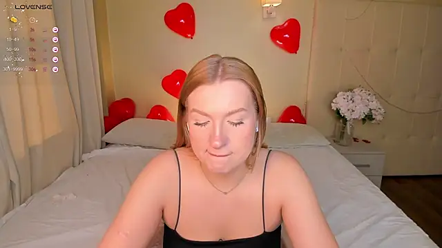 Emma  Leee online show from 02.18.25