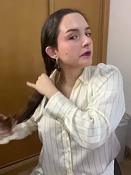 Snapshot of tatianaAlvarez1 chatting on 12.19.24 tatianaAlvarez1 online show from 12.19.24