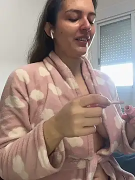 Snapshot of tatianaAlvarez1 chatting on 03.10.25 tatianaAlvarez1 online show from 03.10.25