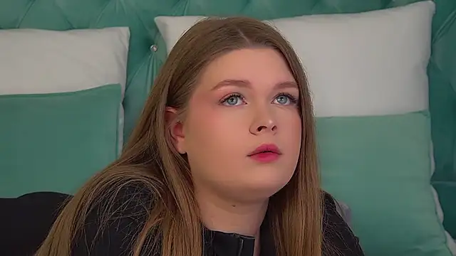 CrystalLyons online show from 11.28.25