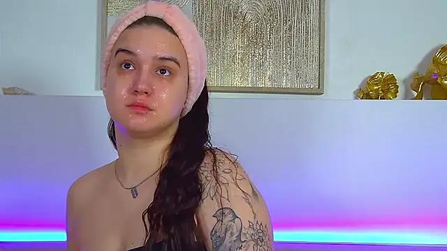 ChristinaMilton online show from 03.07.26