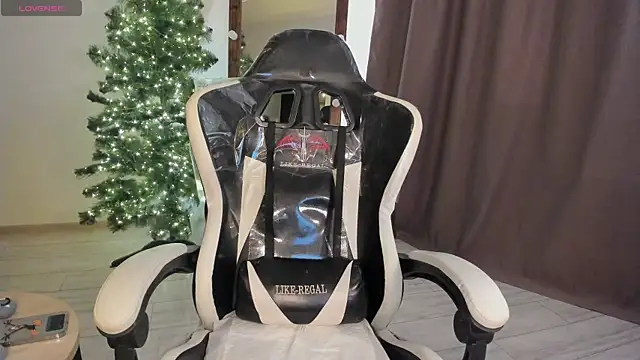 Lana Younes online show from 12.19.24