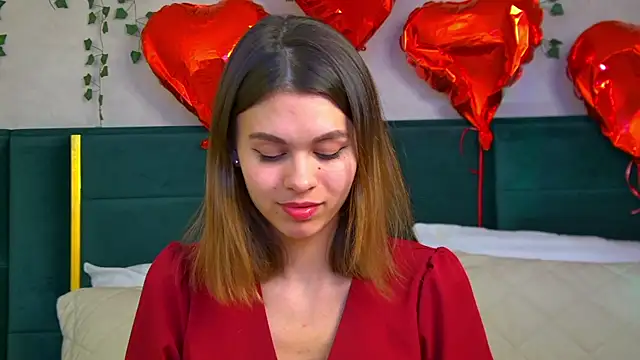 Snapshot of PollyLanders chatting on 02.14.25 PollyLanders online show from 02.14.25