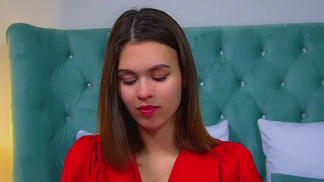 Snapshot of PollyLanders chatting on 09.27.25 PollyLanders online show from 09.27.25