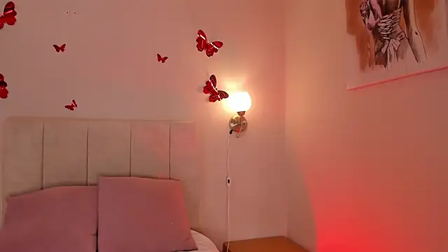 Snapshot of dani_skinny_ chatting on 03.21.25 dani skinny online show from 03.21.25