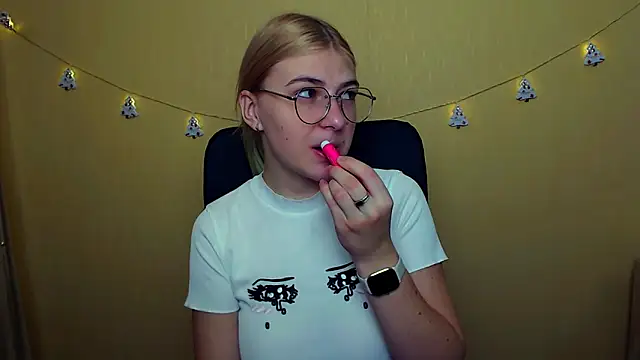 Luna Lush  online show from 12.07.24