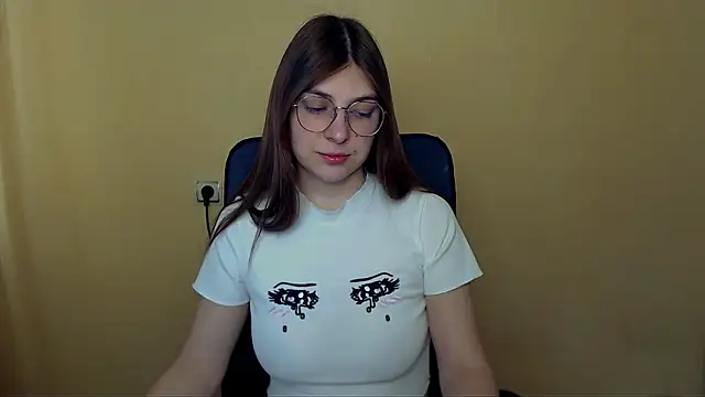 Luna Lush  online show from 02.10.26