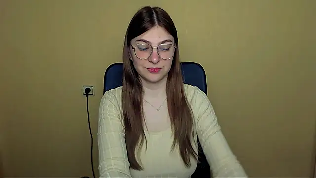 Snapshot of Luna_Lush_ chatting on 04.28.26 Luna Lush online show from 04.28.26