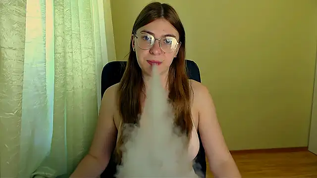 Snapshot of Luna_Lush_ chatting on 06.12.26 Luna Lush online show from 06.12.26