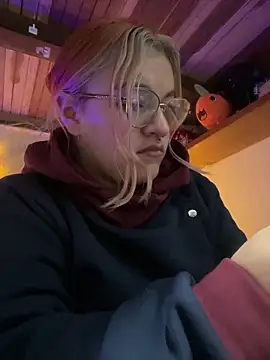 SophiaWeestt99 online show from 02.05.26