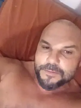 Snapshot of Javierchico chatting on 06.18.26 Javierchico online show from 06.18.26