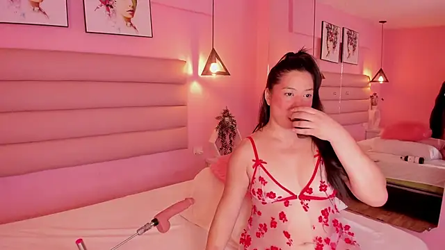 Snapshot of Katta_Gil chatting on 10.17.25 Katta Gil online show from 10.17.25