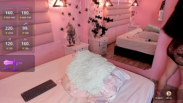 Snapshot of Katta_Gil chatting on 10.24.25 Katta Gil online show from 10.24.25