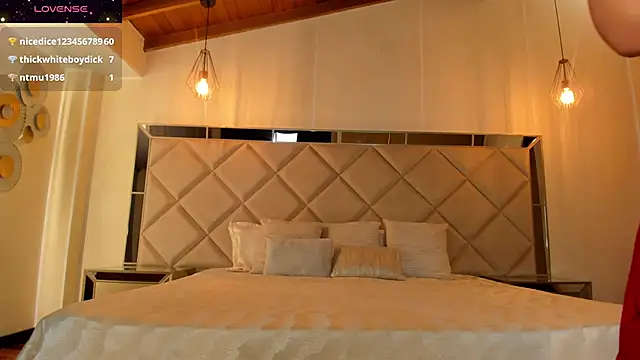 RebeccaHudson online show from 02.14.25