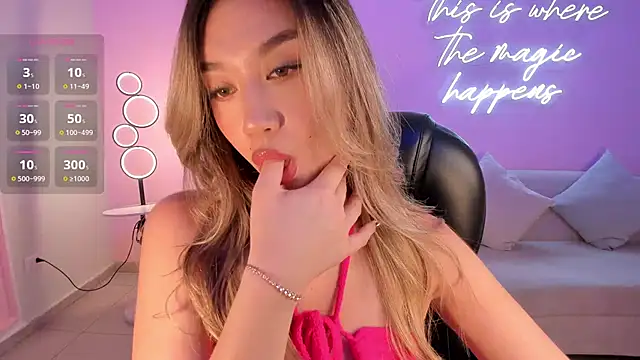 RebeccaHudson online show from 10.28.25