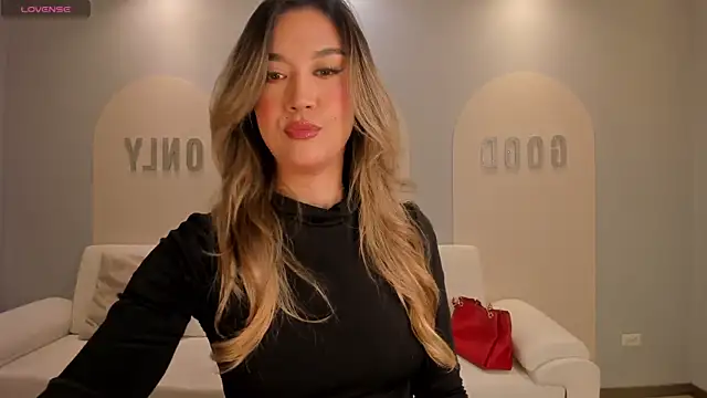 RebeccaHudson online show from 11.24.25