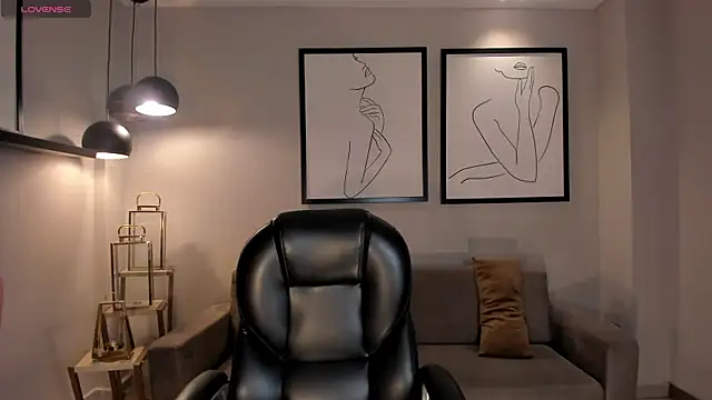 RebeccaHudson online show from 12.17.25