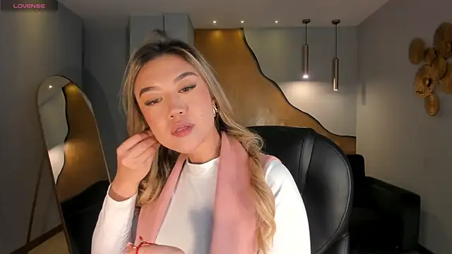 RebeccaHudson online show from 03.27.26