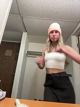 M1ssyk1ssy online show from 12.29.24