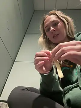 M1ssyk1ssy online show from 01.10.25