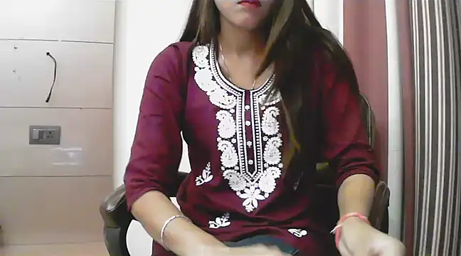 Snapshot of collage_hoty chatting on 03.19.25 collage hoty online show from 03.19.25