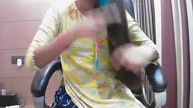 Snapshot of collage_hoty chatting on 09.30.25 collage hoty online show from 09.30.25